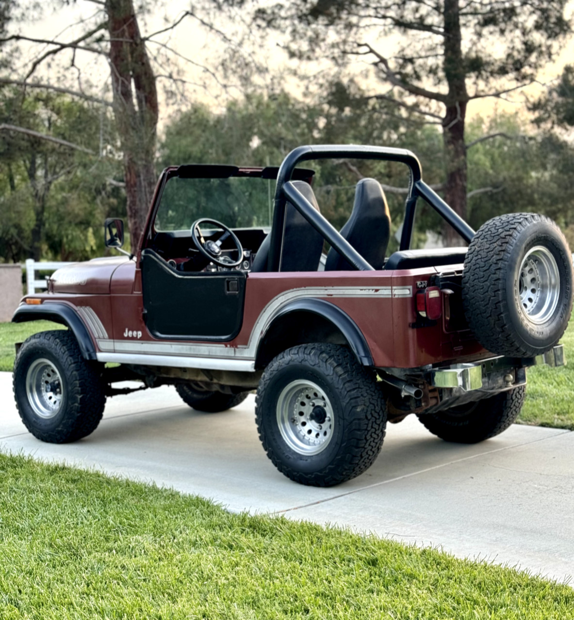 Jeep-CJ-1985-2