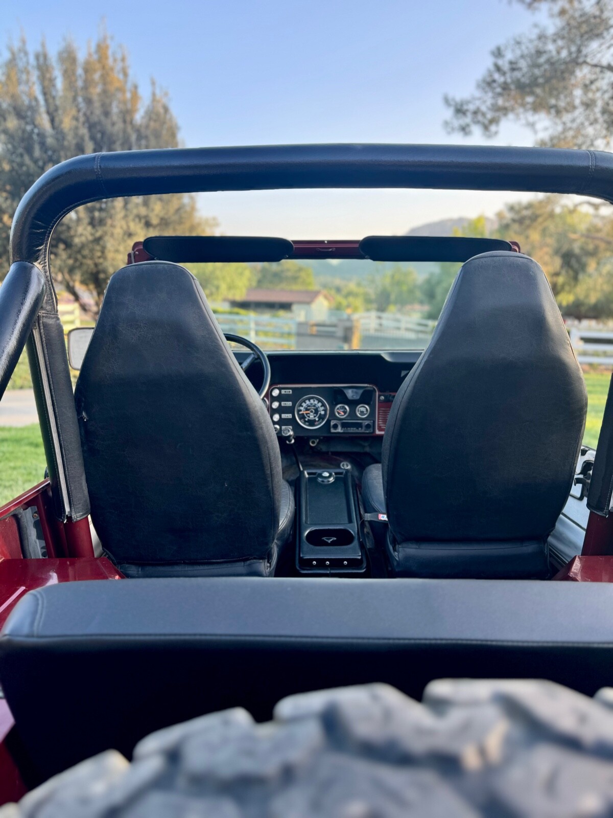 Jeep-CJ-1985-6