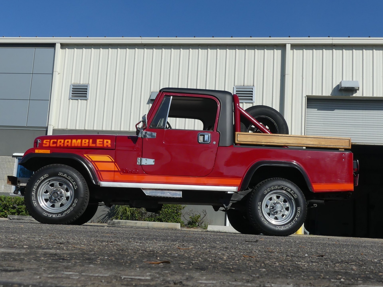 Jeep-CJ-8-Scrambler-1982-SUV-13
