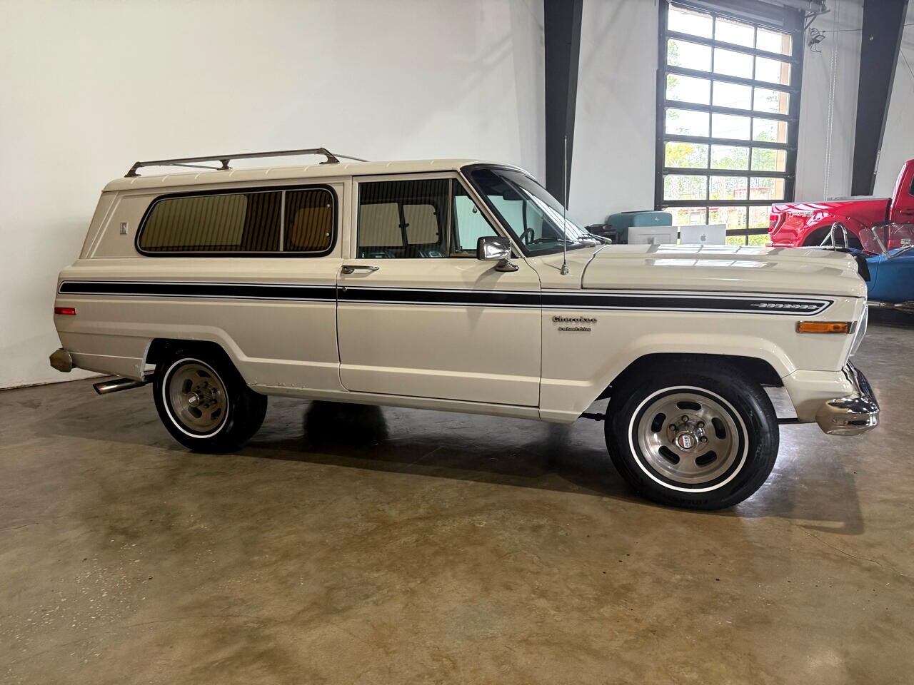 Jeep-Cherokee-1974-SUV-11