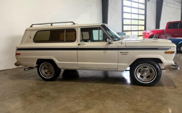 Jeep-Cherokee-1974-SUV-12