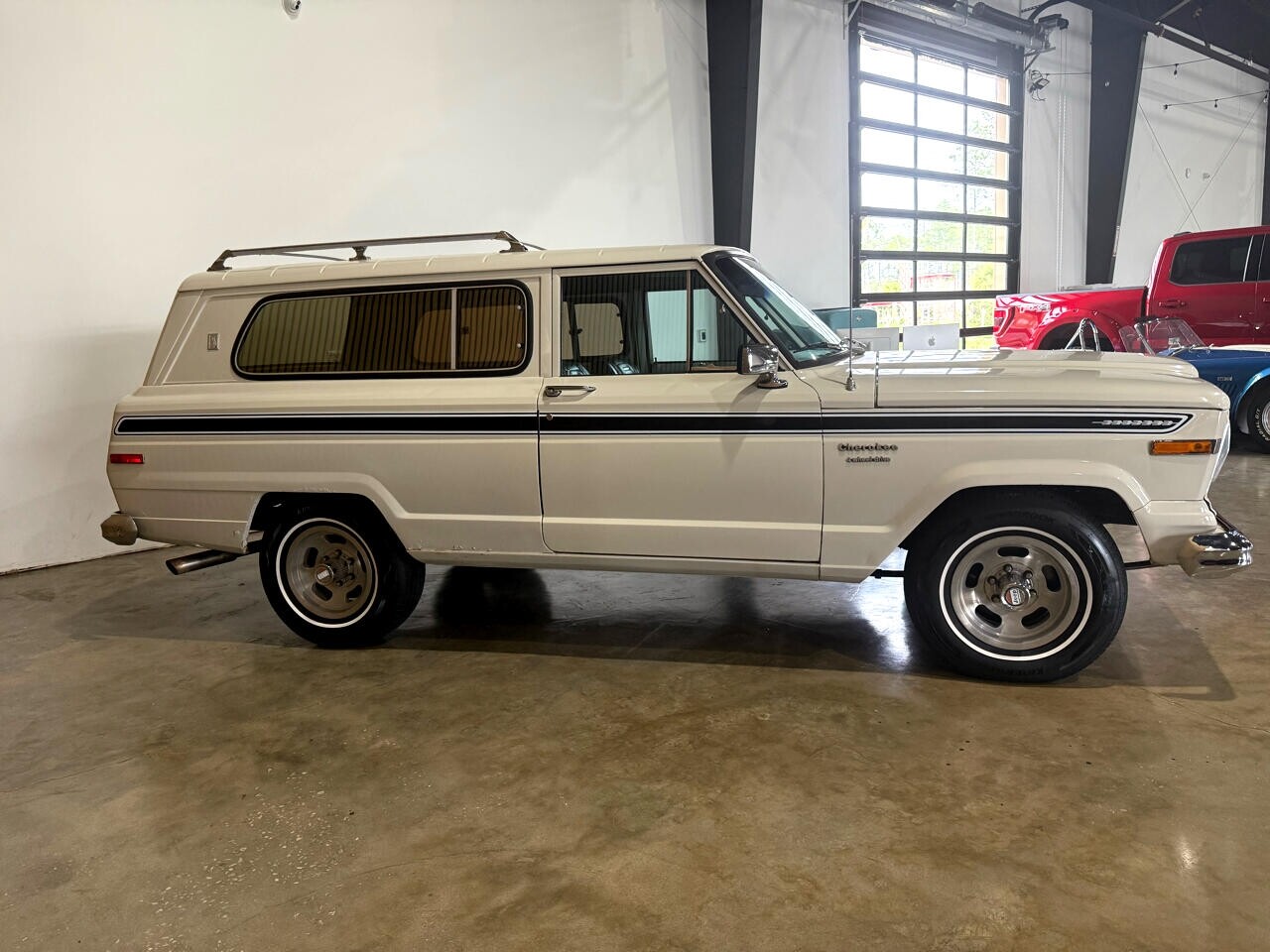 Jeep-Cherokee-1974-SUV-12