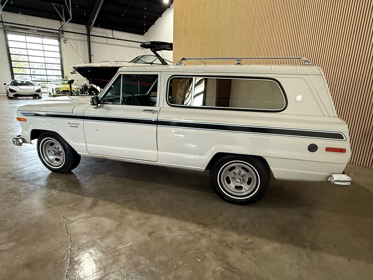 Jeep-Cherokee-1974-SUV-15
