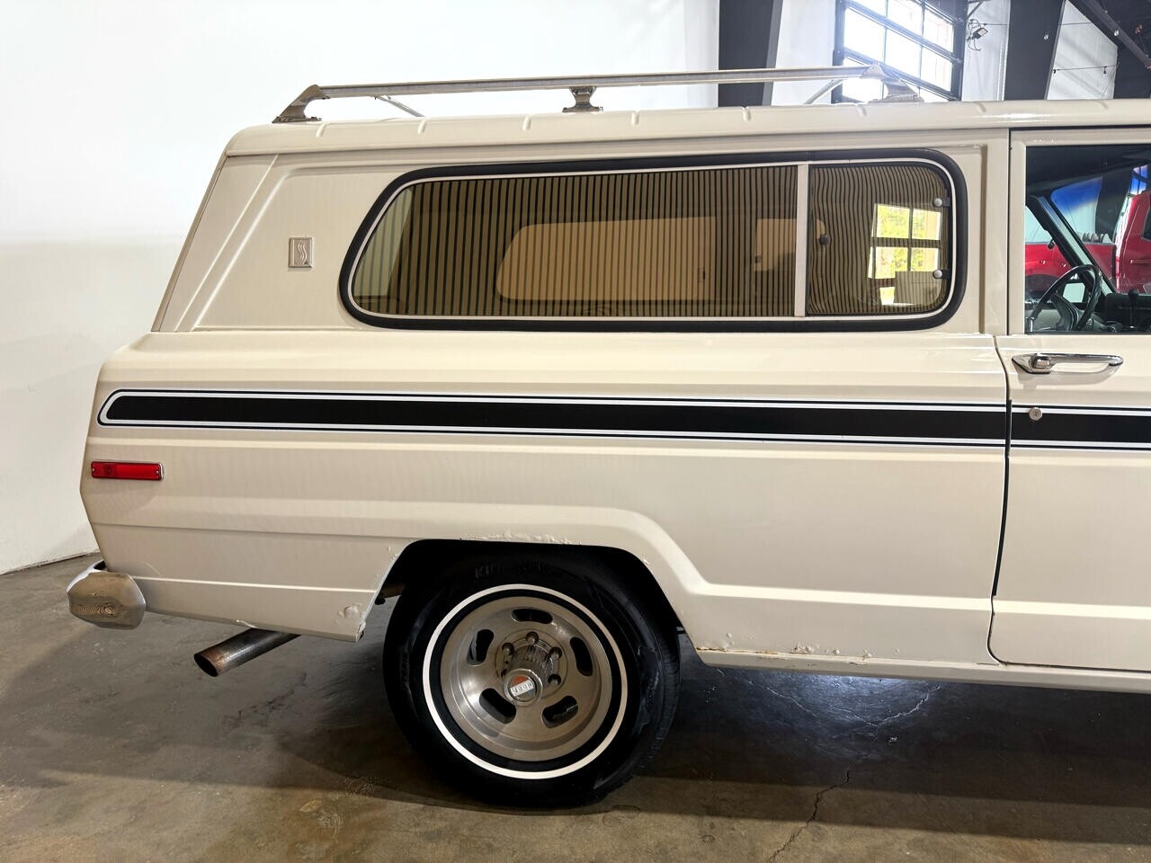 Jeep-Cherokee-1974-SUV-16