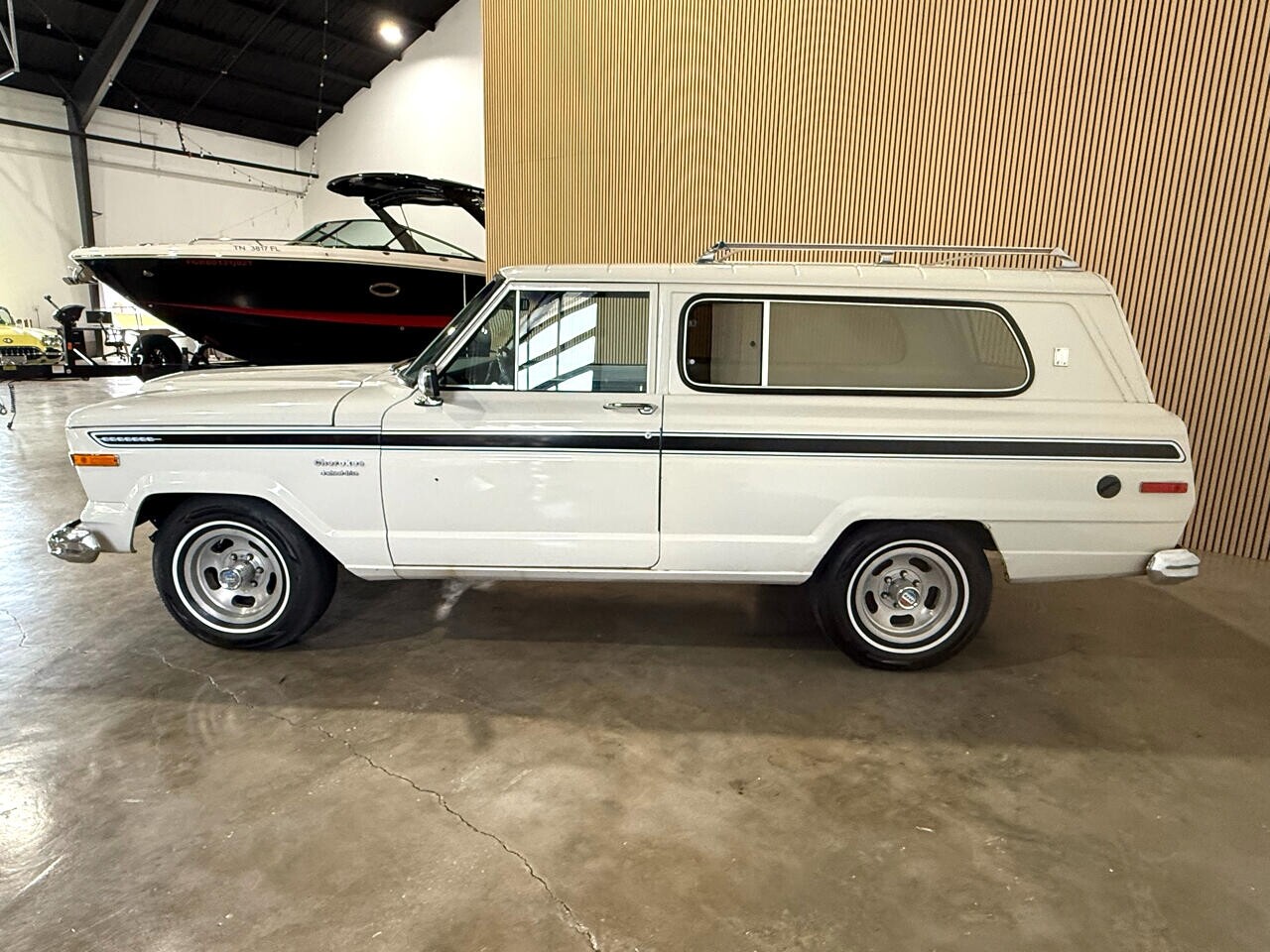 Jeep-Cherokee-1974-SUV-19