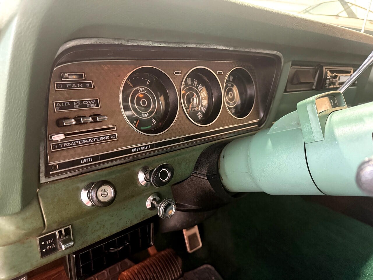 Jeep-Cherokee-1974-SUV-24