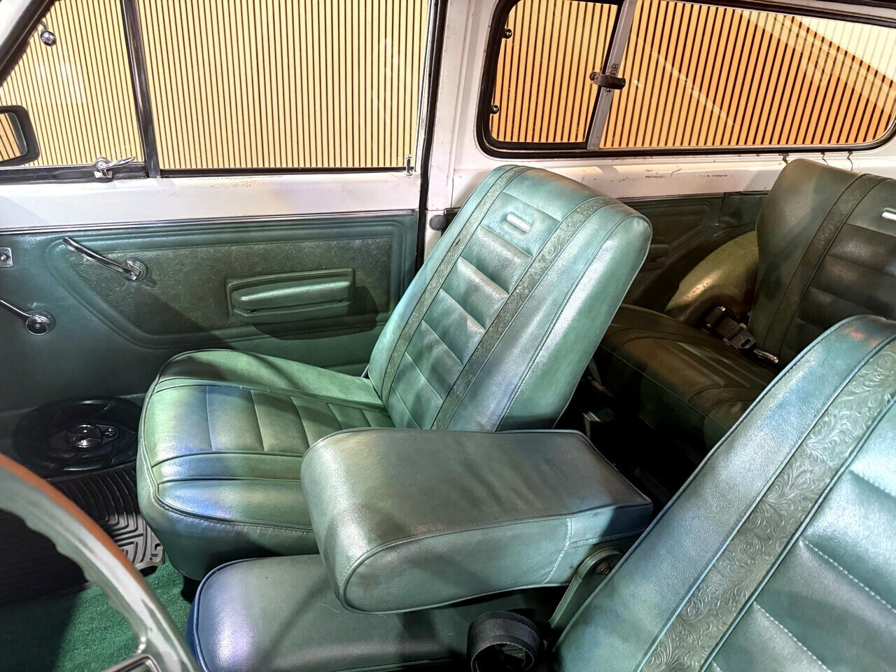 Jeep-Cherokee-1974-SUV-25