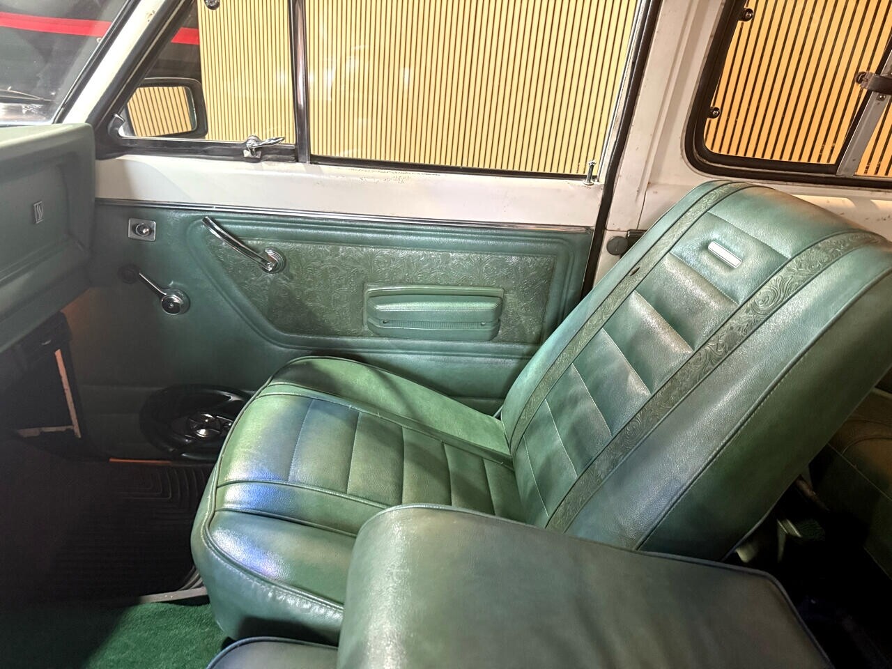 Jeep-Cherokee-1974-SUV-29