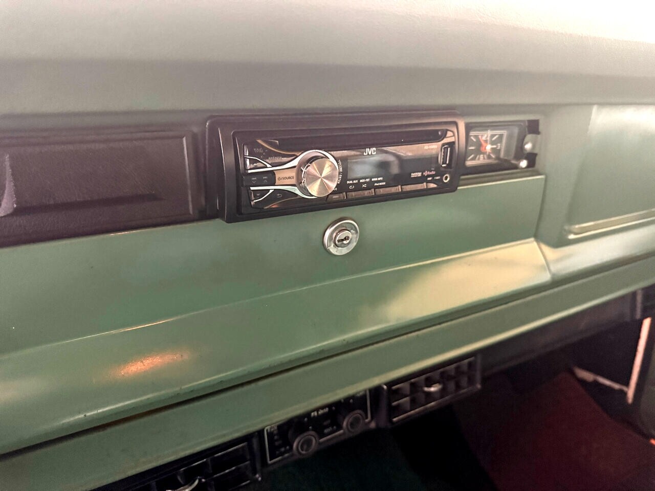Jeep-Cherokee-1974-SUV-30