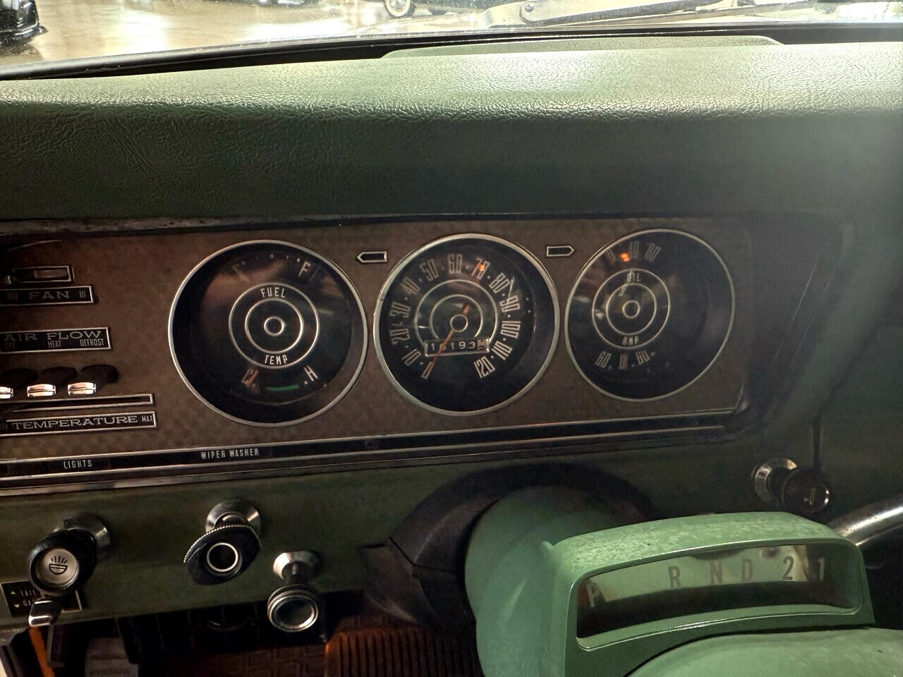 Jeep-Cherokee-1974-SUV-33