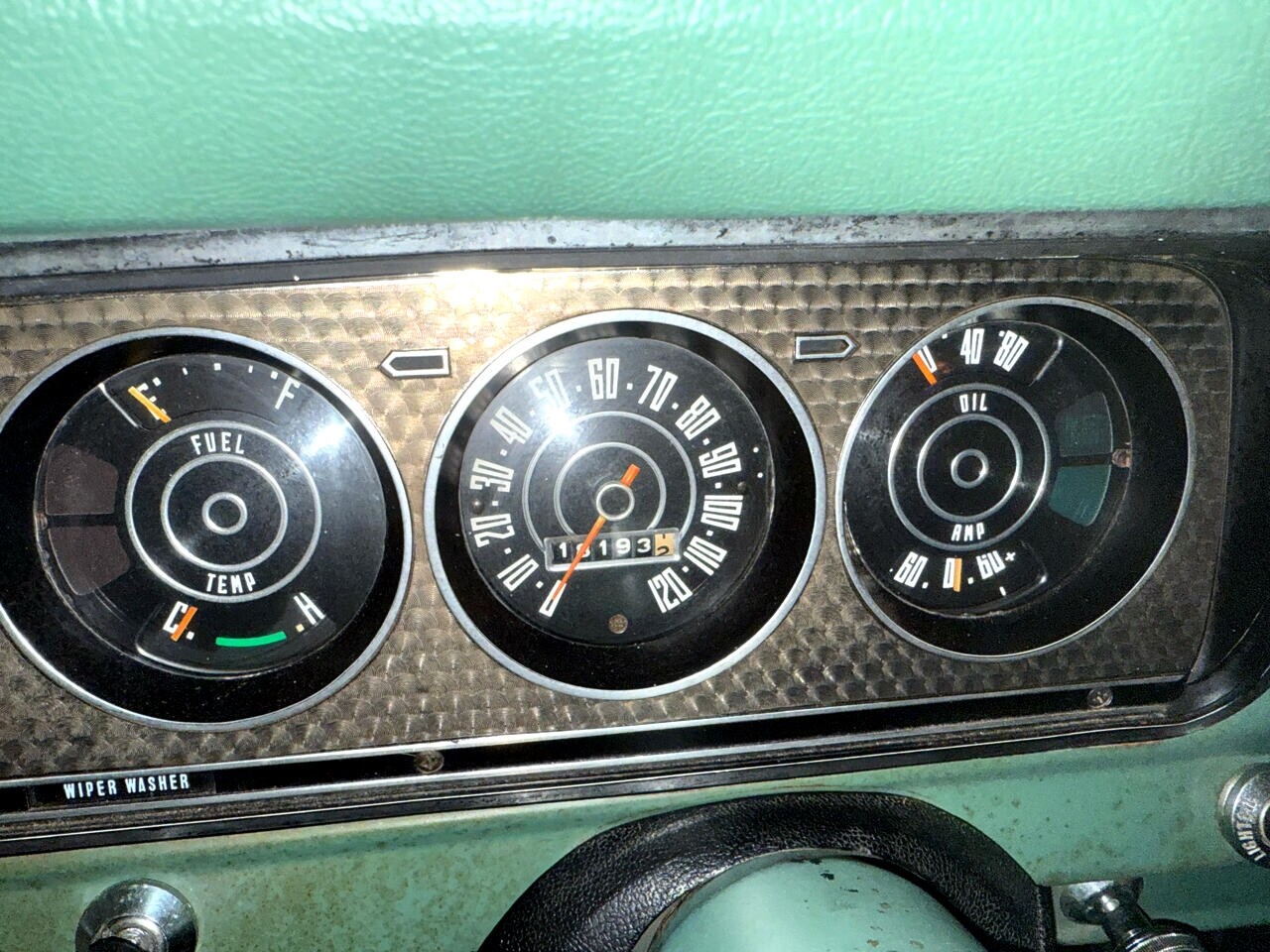 Jeep-Cherokee-1974-SUV-34