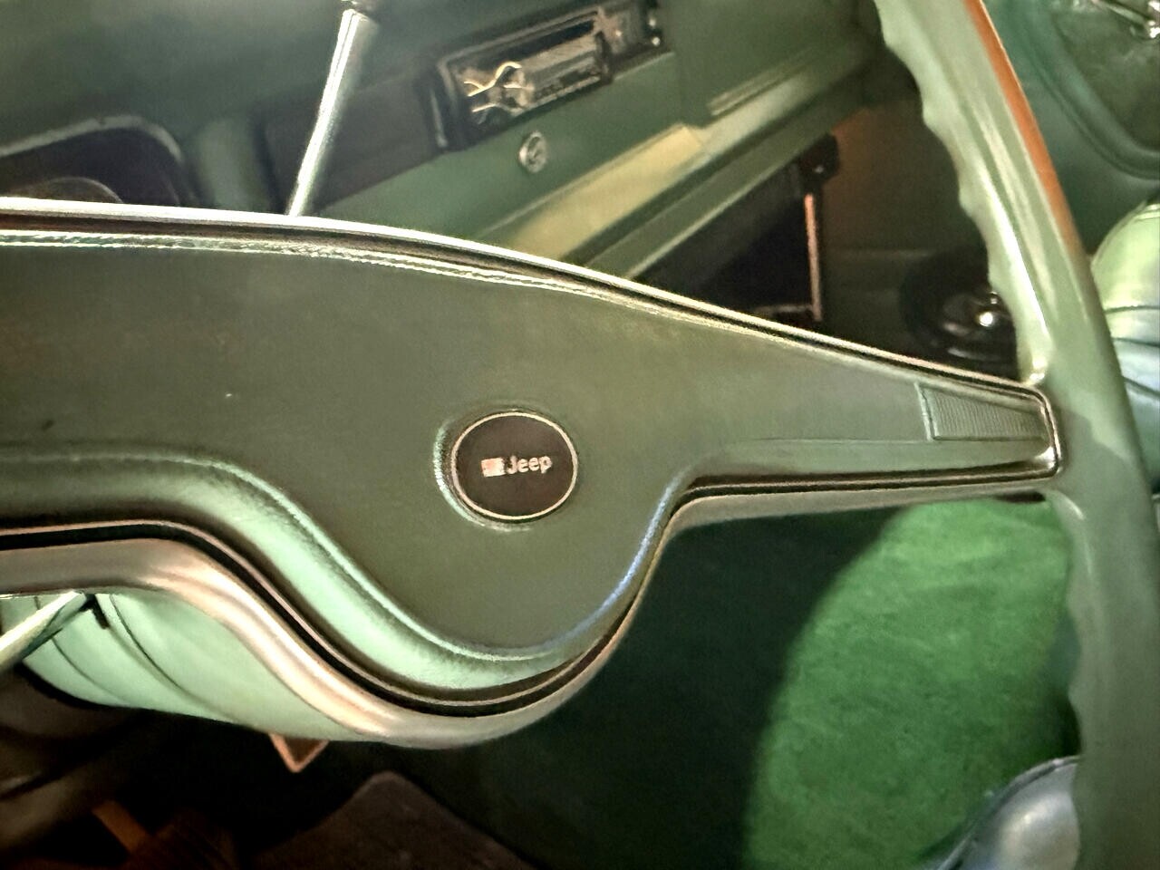 Jeep-Cherokee-1974-SUV-35