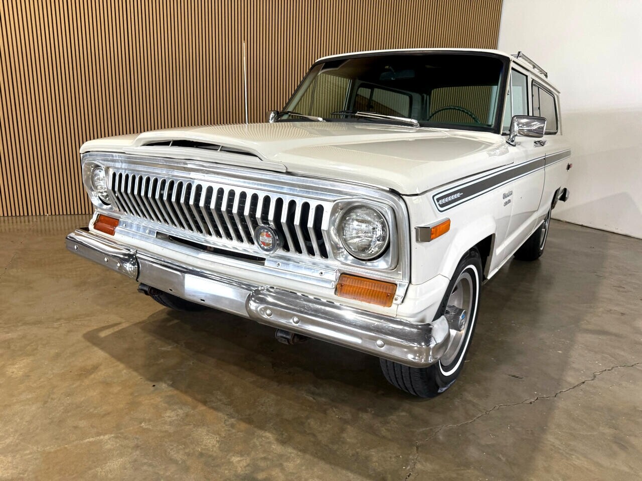 Jeep-Cherokee-1974-SUV-4