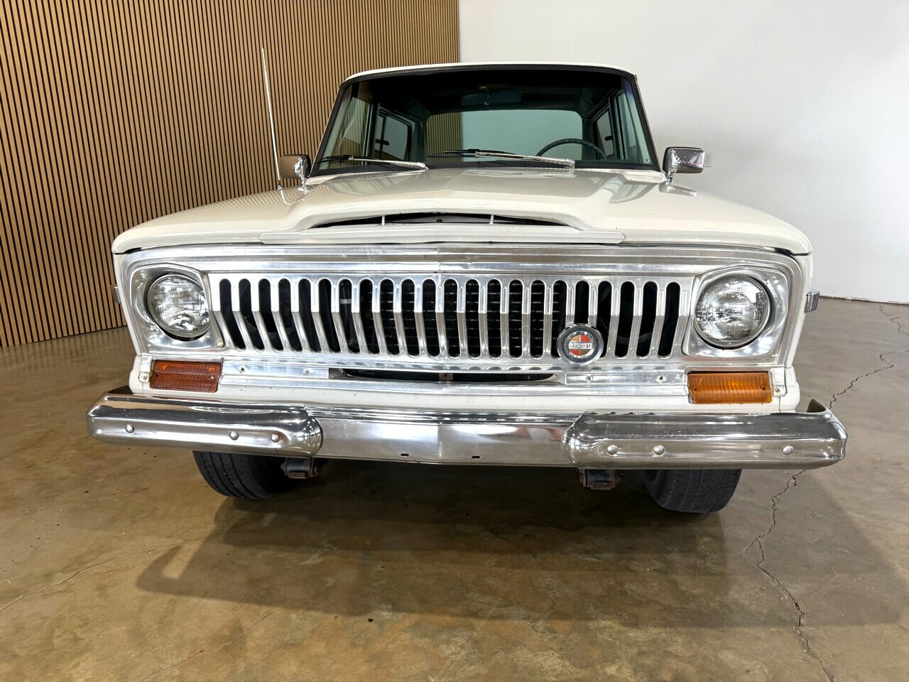 Jeep-Cherokee-1974-SUV-6