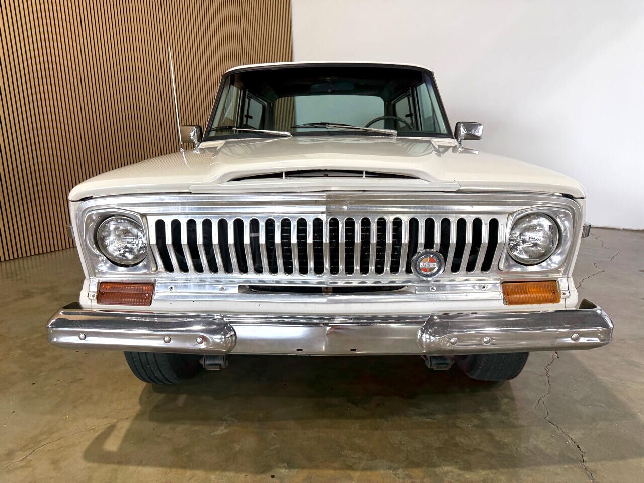 Jeep-Cherokee-1974-SUV-7