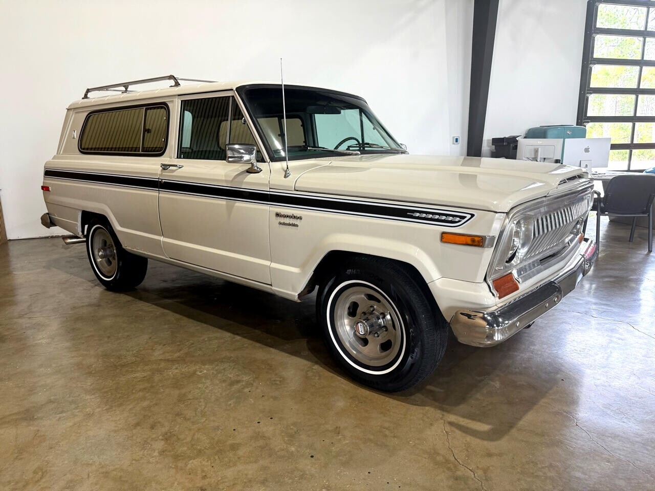 Jeep-Cherokee-1974-SUV-8