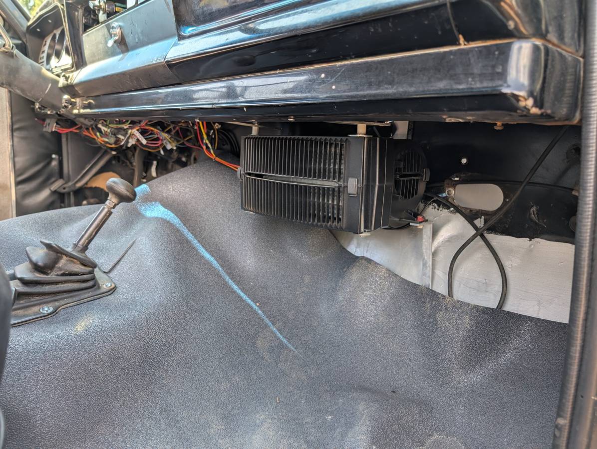 Jeep-Cherokee-1979-black-1