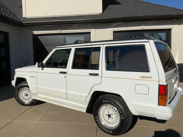 Jeep-Cherokee-1992-SUV-1