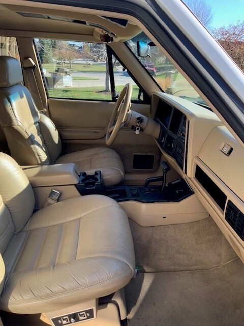 Jeep-Cherokee-1992-SUV-11