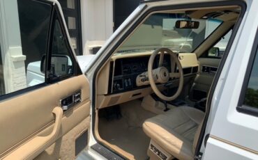 Jeep-Cherokee-1992-SUV-12