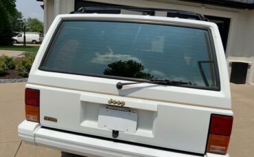 Jeep-Cherokee-1992-SUV-3