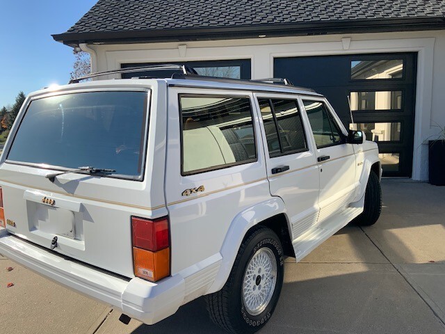 Jeep-Cherokee-1992-SUV-4