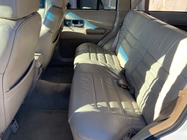 Jeep-Cherokee-1992-SUV-7