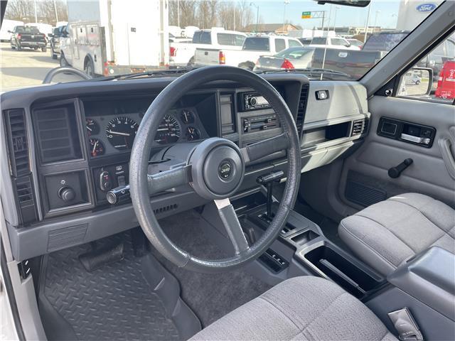 Jeep-Cherokee-1993-27