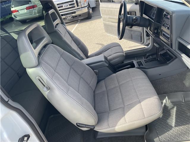 Jeep-Cherokee-1993-38