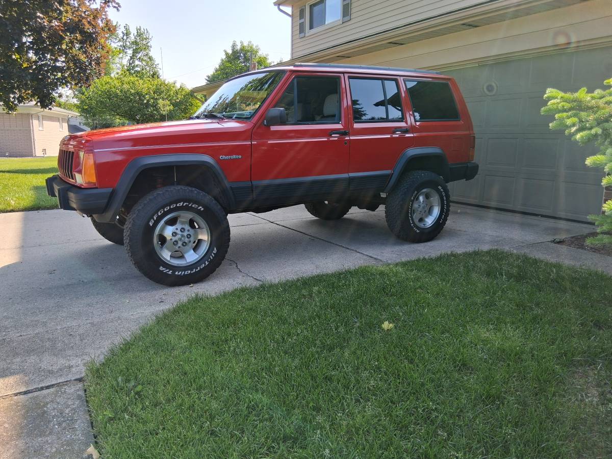 Jeep Cherokee  1995 red