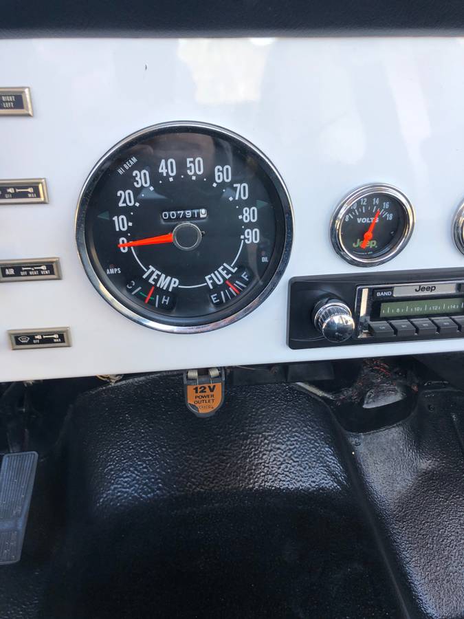 Jeep-Cj-7-1979-white-14