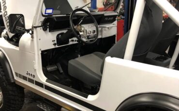 Jeep-Cj-7-1979-white-15