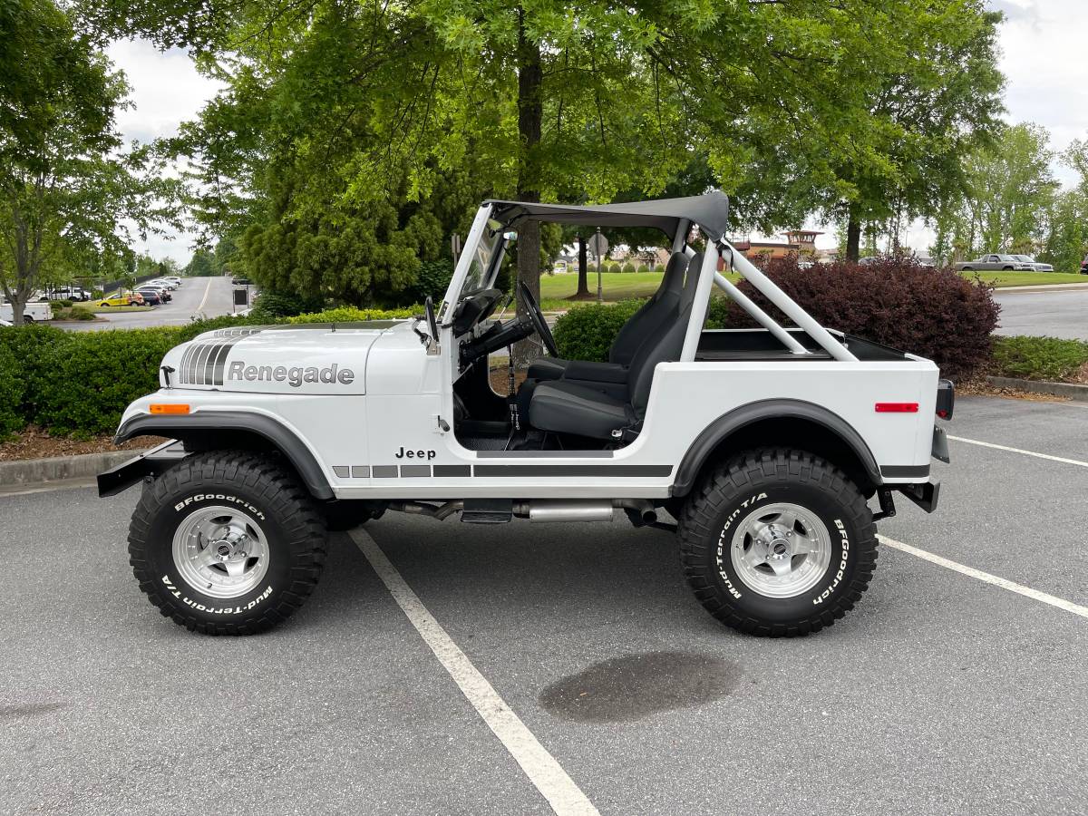 Jeep-Cj-7-1979-white-2