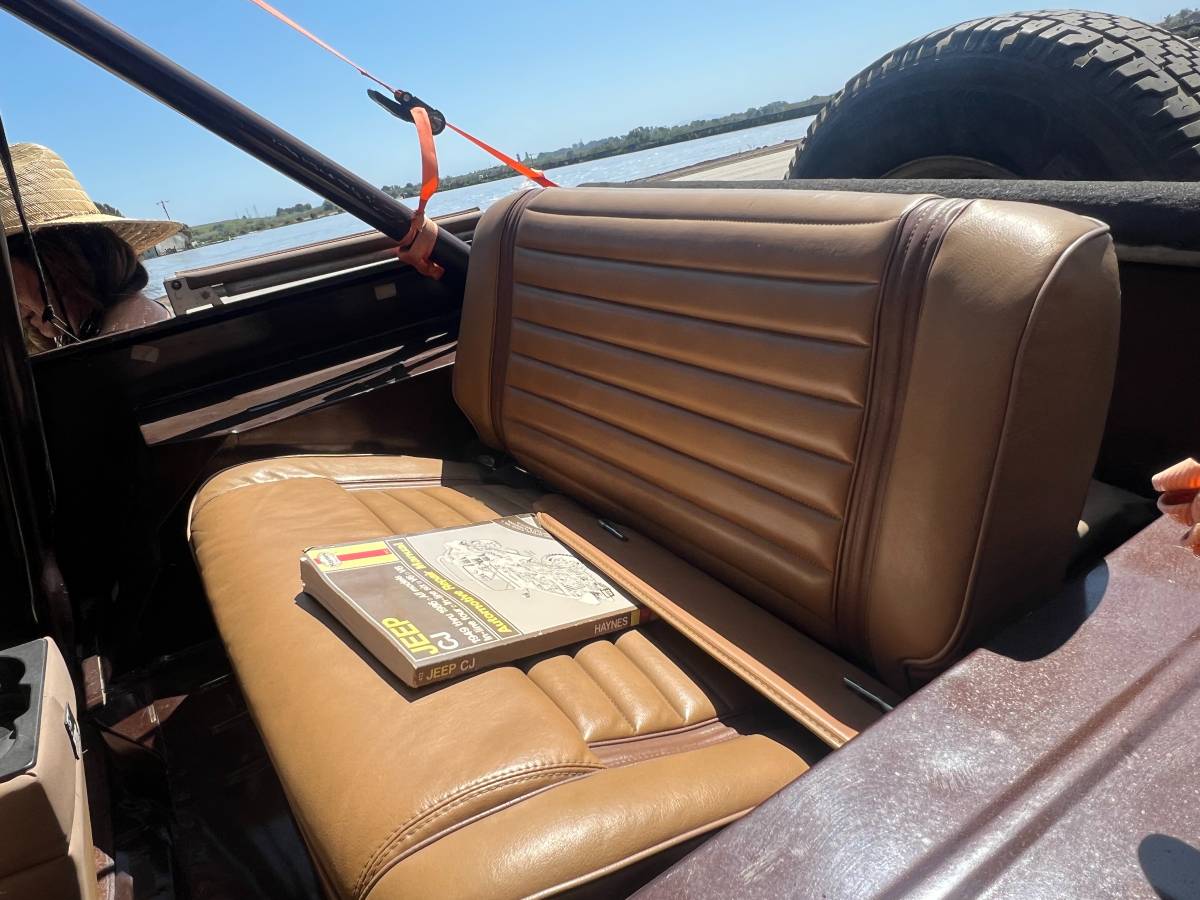 Jeep-Cj-7-laredo-1986-brown-21