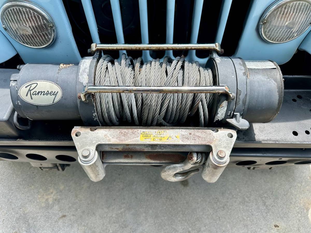 Jeep-Cj-8-scrambler-1982-blue-5
