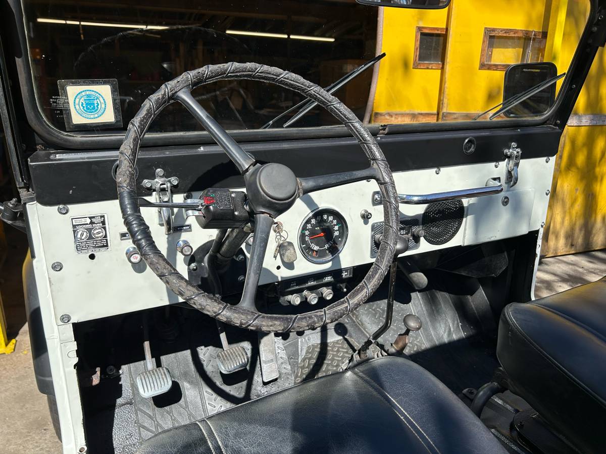 Jeep-Cj5-1973-white-9