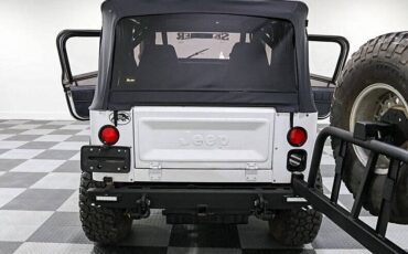 Jeep-Cj7-1981-custom-11