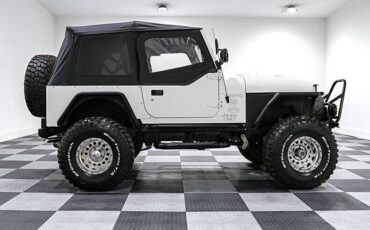 Jeep-Cj7-1981-custom-15