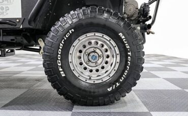 Jeep-Cj7-1981-custom-16
