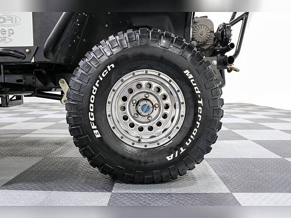 Jeep-Cj7-1981-custom-16