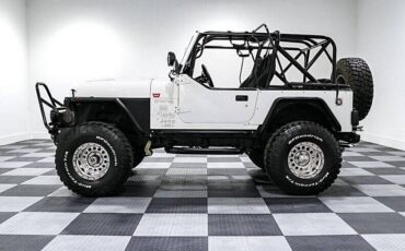 Jeep-Cj7-1981-custom-5