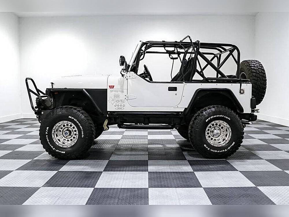 Jeep-Cj7-1981-custom-5