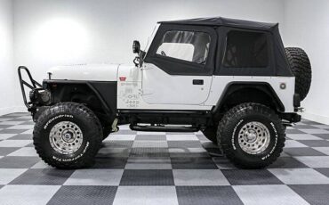 Jeep-Cj7-1981-custom-6