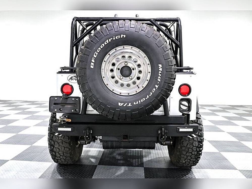 Jeep-Cj7-1981-custom-9