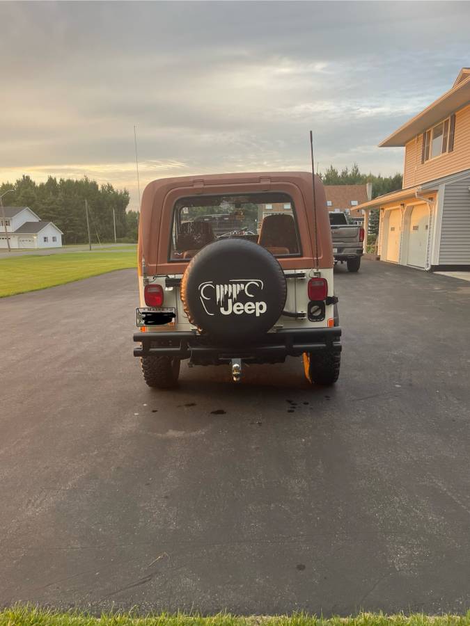 Jeep-Cj7-1983-white-4