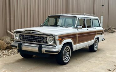 Jeep-Grand-Wagoneer-1984-SUV-2