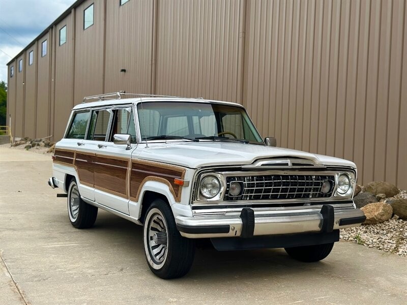 Jeep-Grand-Wagoneer-1984-SUV-3
