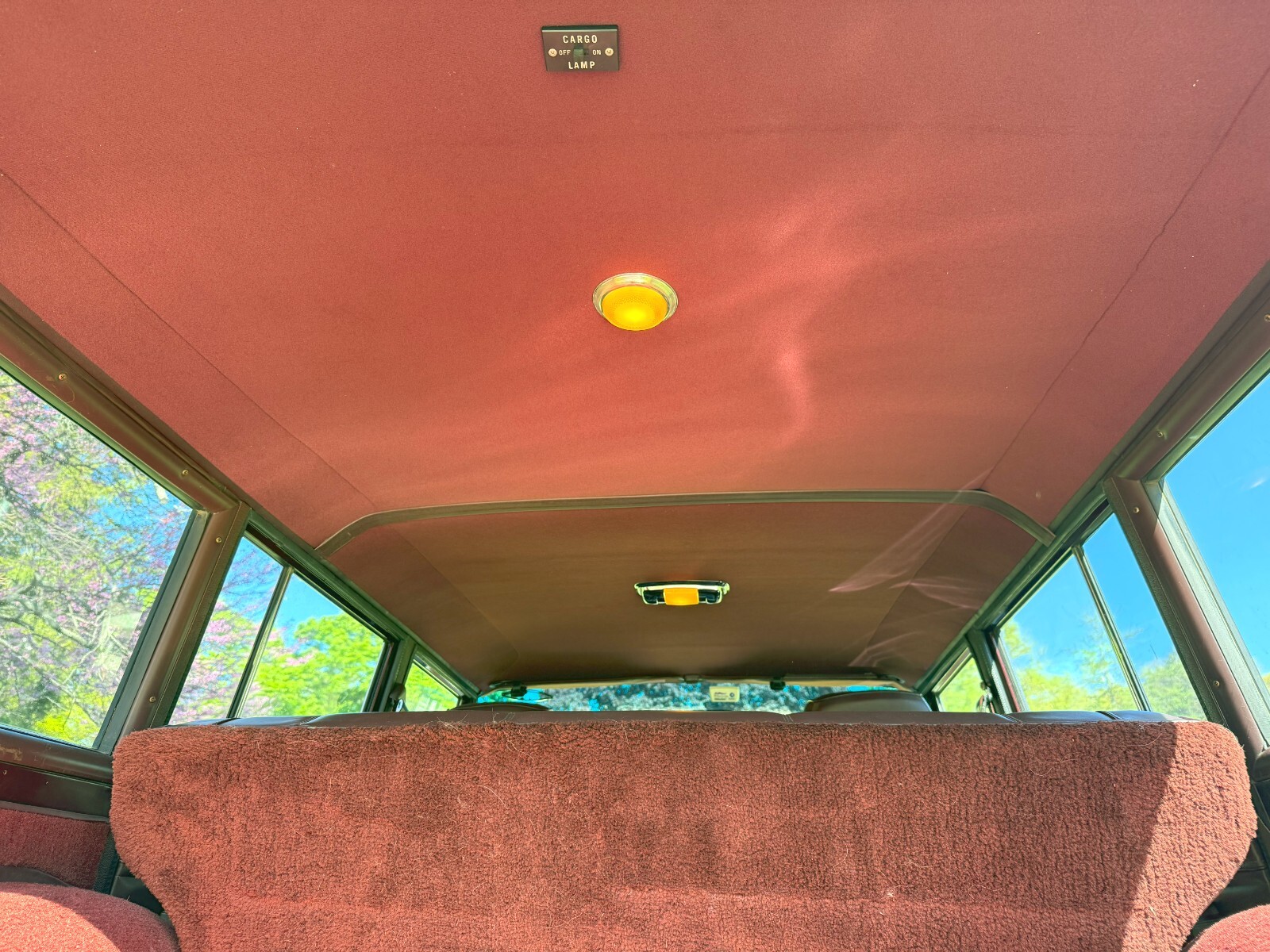 Jeep-Grand-Wagoneer-1987-SUV-14