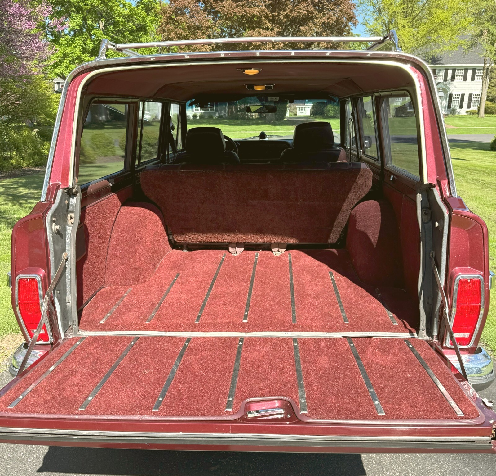 Jeep-Grand-Wagoneer-1987-SUV-15