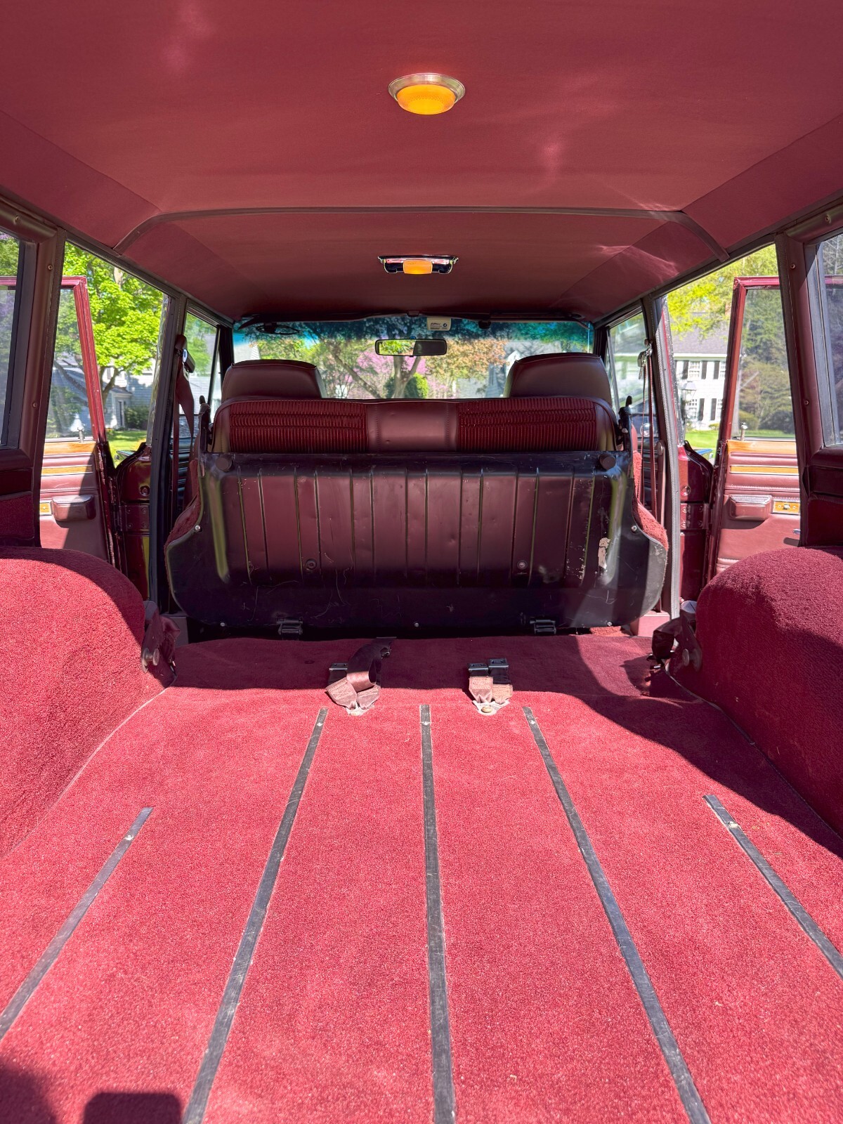 Jeep-Grand-Wagoneer-1987-SUV-16